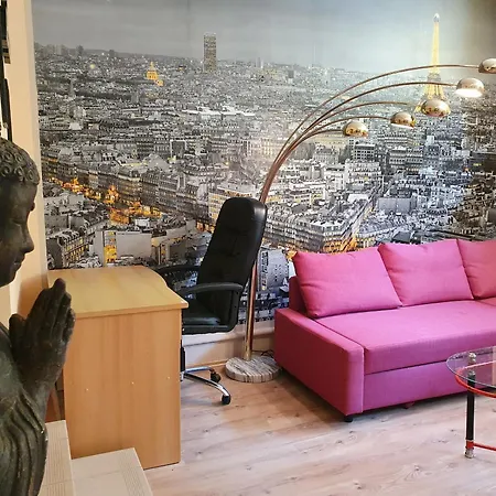 Suterena Majeczki Z Parkingiem & Ogrodem Апартаменти